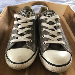 Size 8 Grey converse